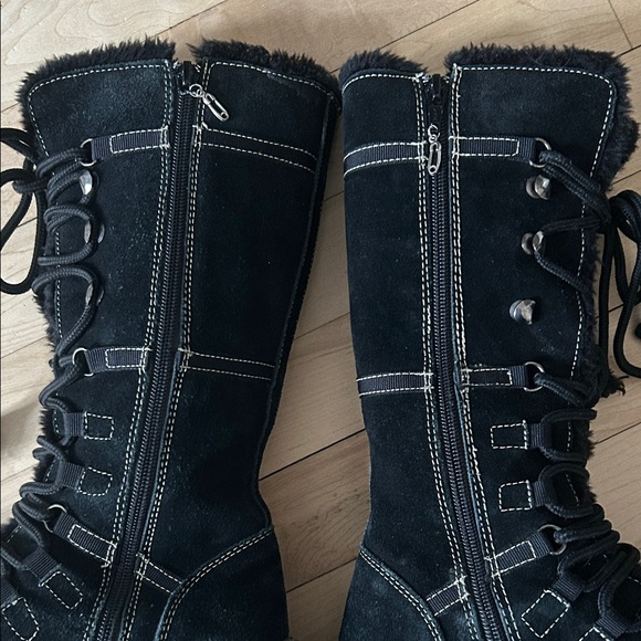 Women's Black Suede Faux Fur-Lined Lace-Up Boots - Picture 6 of 6